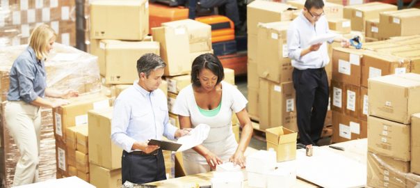 Una buena gestión de inventarios ayuda a proveer y distribuir las mercancías adecuadamente dentro de la empresa, también controla y previene la perdida de las existencias